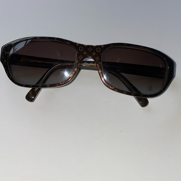 Louis Vuitton Sunglasses - Picture 4 of 7